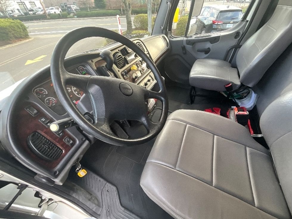 Medium Duty Box Truck-Light and Medium Duty Trucks-Freightliner-2022-M2-Clackamas-OR-95,479\n\t\tmiles-$ 78,750 - Image 17