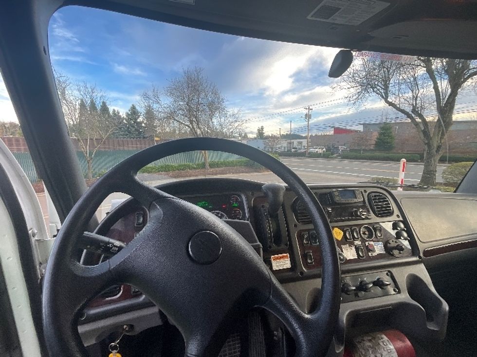 Medium Duty Box Truck-Light and Medium Duty Trucks-Freightliner-2022-M2-Clackamas-OR-95,479\n\t\tmiles-$ 78,750 - Image 18