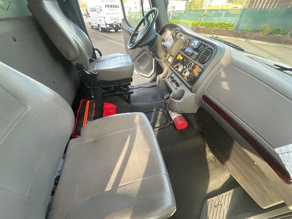Medium Duty Box Truck-Light and Medium Duty Trucks-Freightliner-2022-M2-Clackamas-OR-95,479\n\t\tmiles-$ 78,750 - Image 22