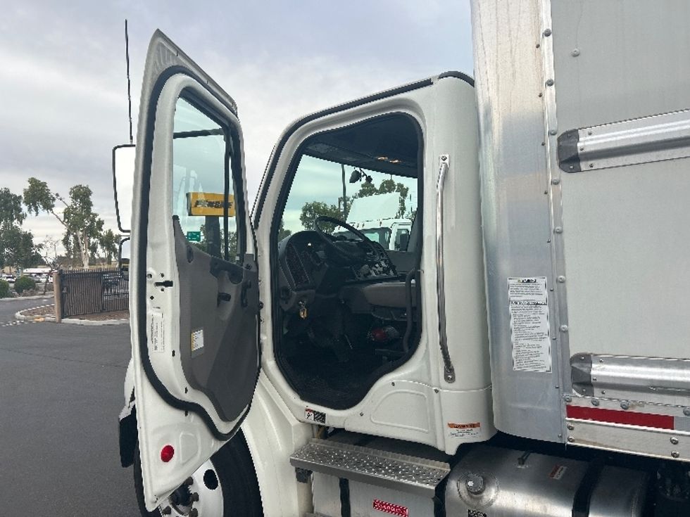 Medium Duty Box Truck-Light and Medium Duty Trucks-Freightliner-2022-M2-Cleveland-TN-207,746\n\t\tmiles-$ 65,250 - Image 16