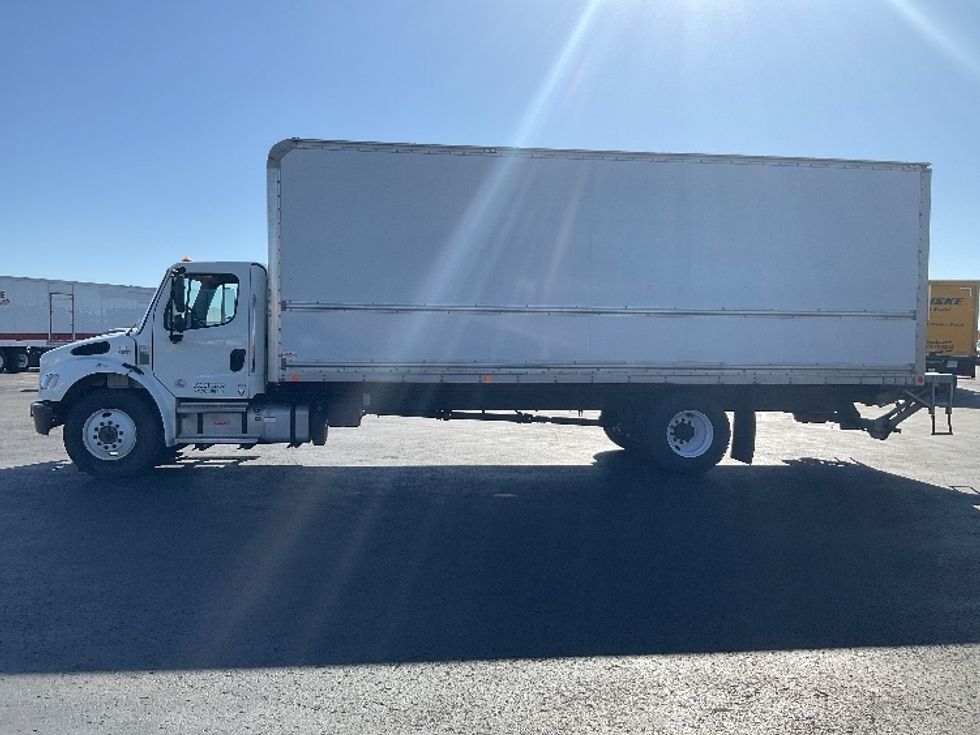 Medium Duty Box Truck-Light and Medium Duty Trucks-Freightliner-2022-M2-Colorado Springs-CO-208,147\n\t\tmiles-$ 55,500 - Image 4