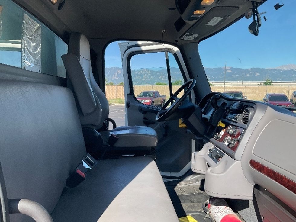 Medium Duty Box Truck-Light and Medium Duty Trucks-Freightliner-2022-M2-Colorado Springs-CO-208,147\n\t\tmiles-$ 55,500 - Image 22