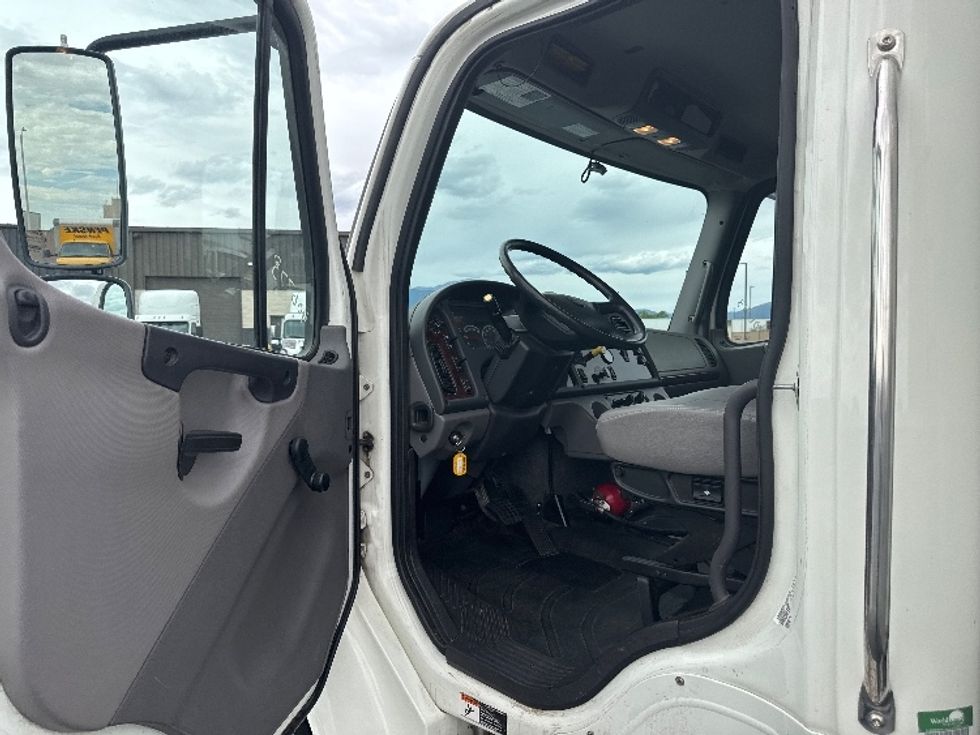 Medium Duty Box Truck-Light and Medium Duty Trucks-Freightliner-2022-M2-Colorado Springs-CO-52,463\n\t\tmiles-$ 88,750 - Image 16