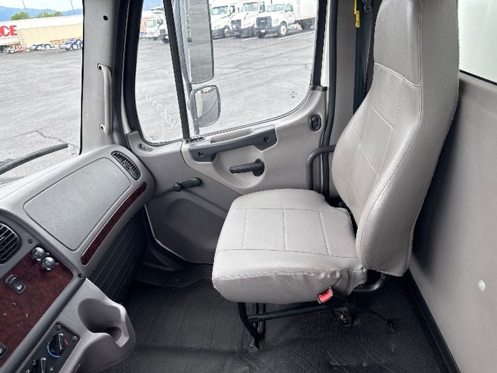 Medium Duty Box Truck-Light and Medium Duty Trucks-Freightliner-2022-M2-Colorado Springs-CO-53,240\n\t\tmiles-$ 88,750 - Image 19
