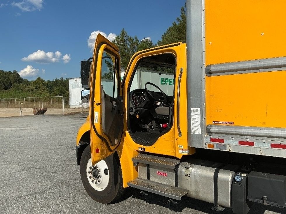 Medium Duty Box Truck-Light and Medium Duty Trucks-Freightliner-2022-M2-Columbus-GA-153,370\n\t\tmiles-$ 59,000 - Image 16