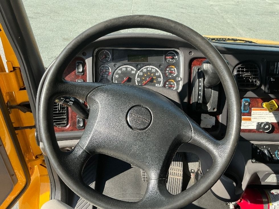 Medium Duty Box Truck-Light and Medium Duty Trucks-Freightliner-2022-M2-Columbus-GA-153,370\n\t\tmiles-$ 59,000 - Image 18