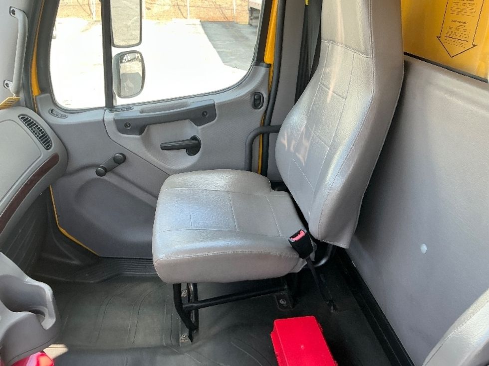 Medium Duty Box Truck-Light and Medium Duty Trucks-Freightliner-2022-M2-Columbus-GA-153,370\n\t\tmiles-$ 59,000 - Image 19