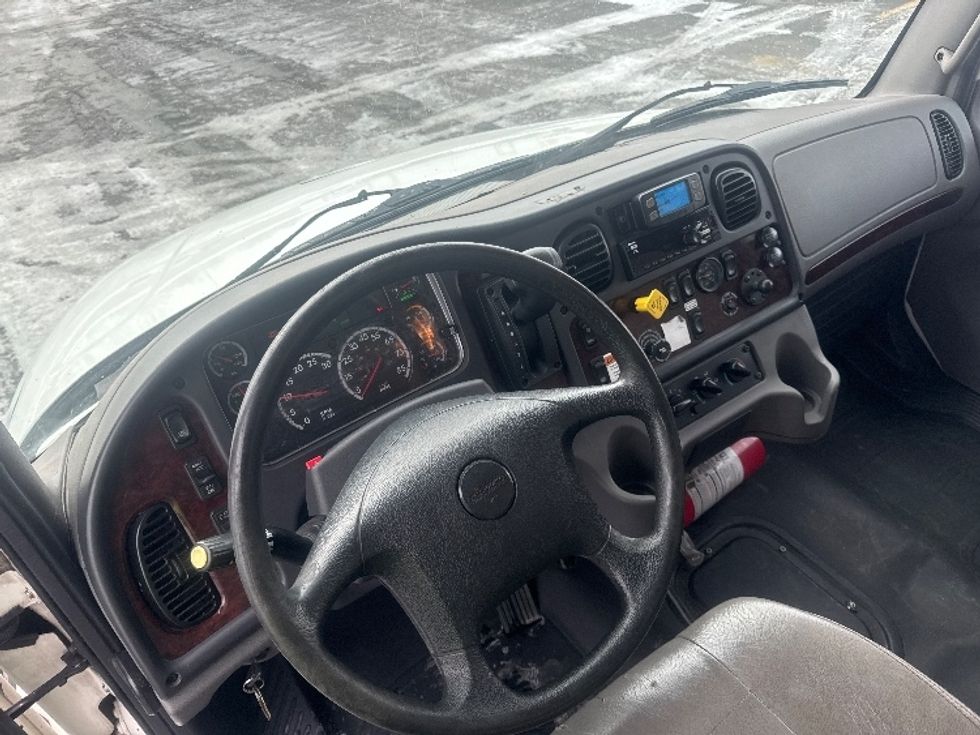 Medium Duty Box Truck-Light and Medium Duty Trucks-Freightliner-2022-M2-Columbus-OH-195,402\n\t\tmiles-$ 51,750 - Image 17
