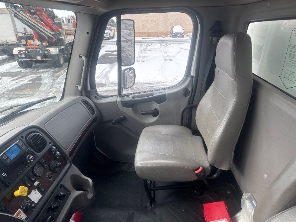 Medium Duty Box Truck-Light and Medium Duty Trucks-Freightliner-2022-M2-Columbus-OH-195,402\n\t\tmiles-$ 51,750 - Image 19