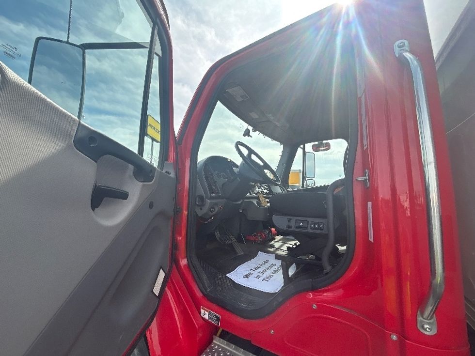 Medium Duty Box Truck-Light and Medium Duty Trucks-Freightliner-2022-M2-Columbus-OH-210,310\n\t\tmiles-$ 53,750 - Image 16