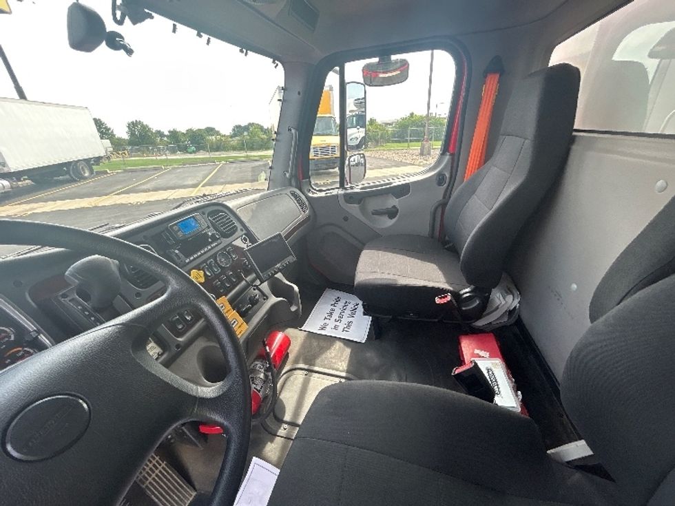 Medium Duty Box Truck-Light and Medium Duty Trucks-Freightliner-2022-M2-Columbus-OH-210,310\n\t\tmiles-$ 53,750 - Image 19