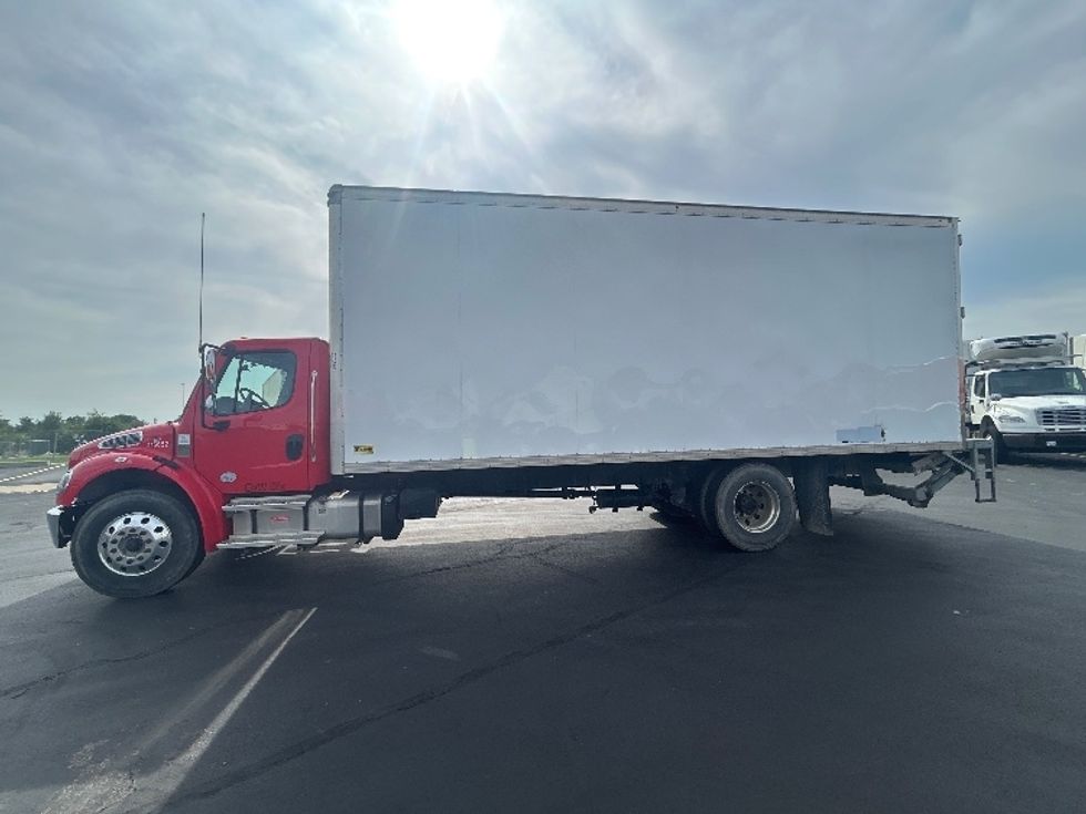 Medium Duty Box Truck-Light and Medium Duty Trucks-Freightliner-2022-M2-Columbus-OH-210,310\n\t\tmiles-$ 53,750 - Image 4