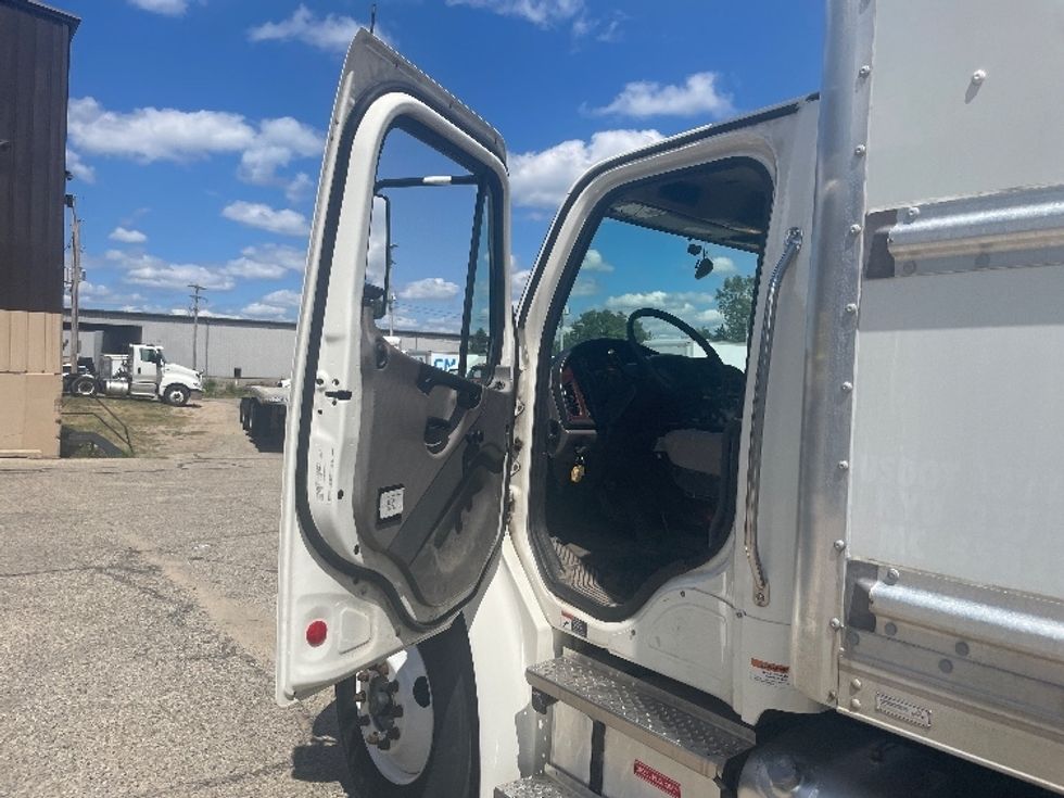 Medium Duty Box Truck-Light and Medium Duty Trucks-Freightliner-2022-M2-Comstock Park-MI-234,565\n\t\tmiles-$ 52,500 - Image 16