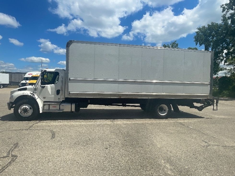 Medium Duty Box Truck-Light and Medium Duty Trucks-Freightliner-2022-M2-Comstock Park-MI-234,565\n\t\tmiles-$ 52,500 - Image 4