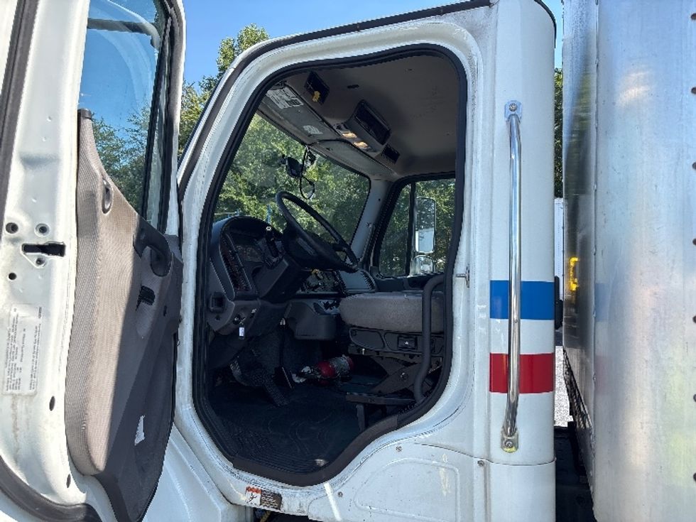Medium Duty Box Truck-Light and Medium Duty Trucks-Freightliner-2022-M2-Concord-NC-217,638\n\t\tmiles-$ 64,000 - Image 16
