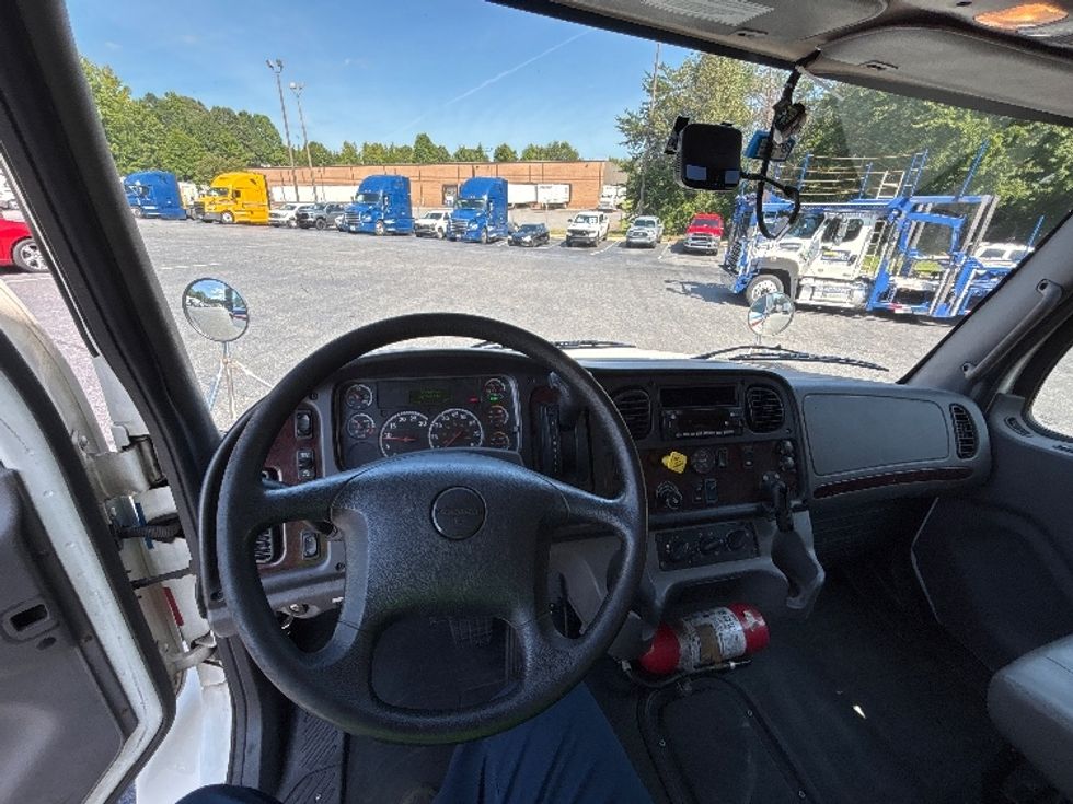 Medium Duty Box Truck-Light and Medium Duty Trucks-Freightliner-2022-M2-Concord-NC-217,638\n\t\tmiles-$ 64,000 - Image 18