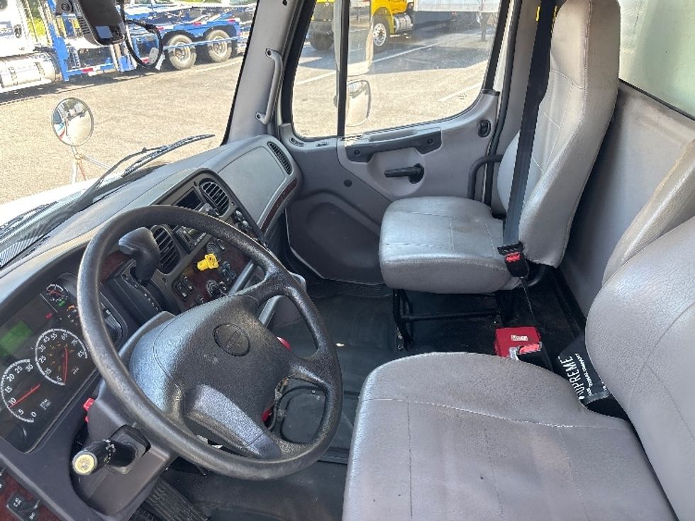 Medium Duty Box Truck-Light and Medium Duty Trucks-Freightliner-2022-M2-Concord-NC-217,638\n\t\tmiles-$ 64,000 - Image 19