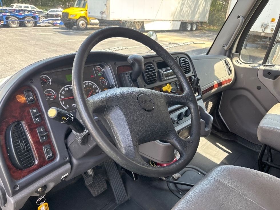 Medium Duty Box Truck-Light and Medium Duty Trucks-Freightliner-2022-M2-Concord-NC-237,484\n\t\tmiles-$ 60,000 - Image 17