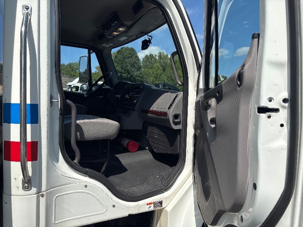 Medium Duty Box Truck-Light and Medium Duty Trucks-Freightliner-2022-M2-Concord-NC-237,484\n\t\tmiles-$ 60,000 - Image 20