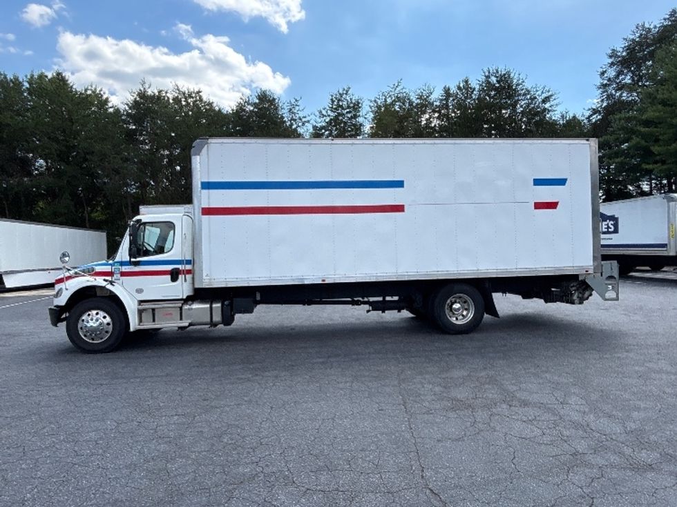 Medium Duty Box Truck-Light and Medium Duty Trucks-Freightliner-2022-M2-Concord-NC-237,484\n\t\tmiles-$ 60,000 - Image 4