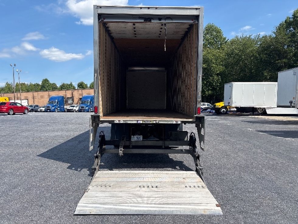 Medium Duty Box Truck-Light and Medium Duty Trucks-Freightliner-2022-M2-Concord-NC-237,484\n\t\tmiles-$ 60,000 - Image 9