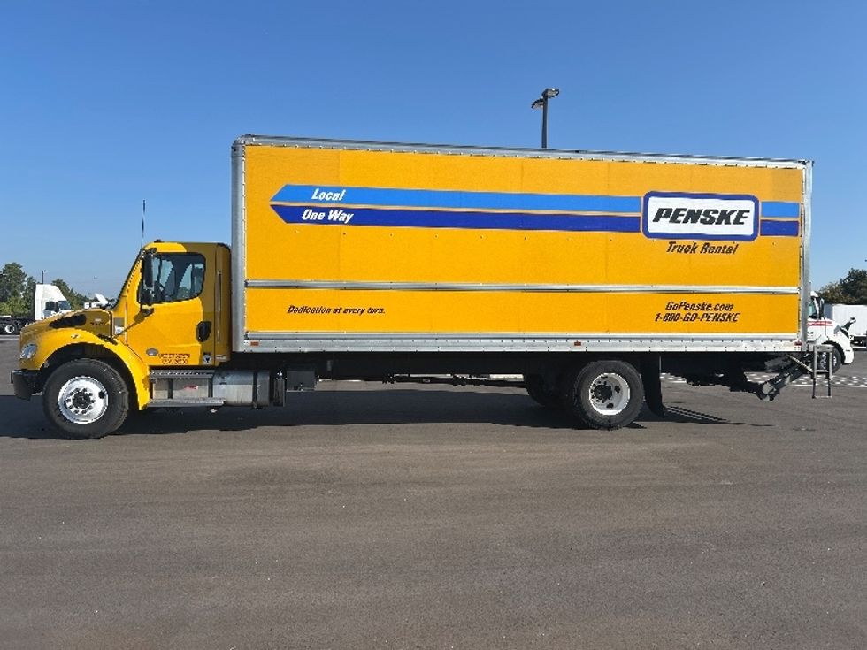 Medium Duty Box Truck-Light and Medium Duty Trucks-Freightliner-2022-M2-Concord-NC-237,755\n\t\tmiles-$ 51,500 - Image 4