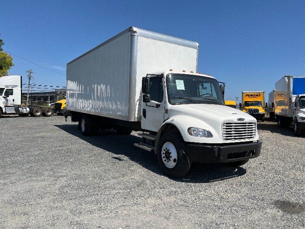 Medium Duty Box Truck-Light and Medium Duty Trucks-Freightliner-2022-M2-Concord-NC-328,106\n\t\tmiles-$ 35,750 - Image 1