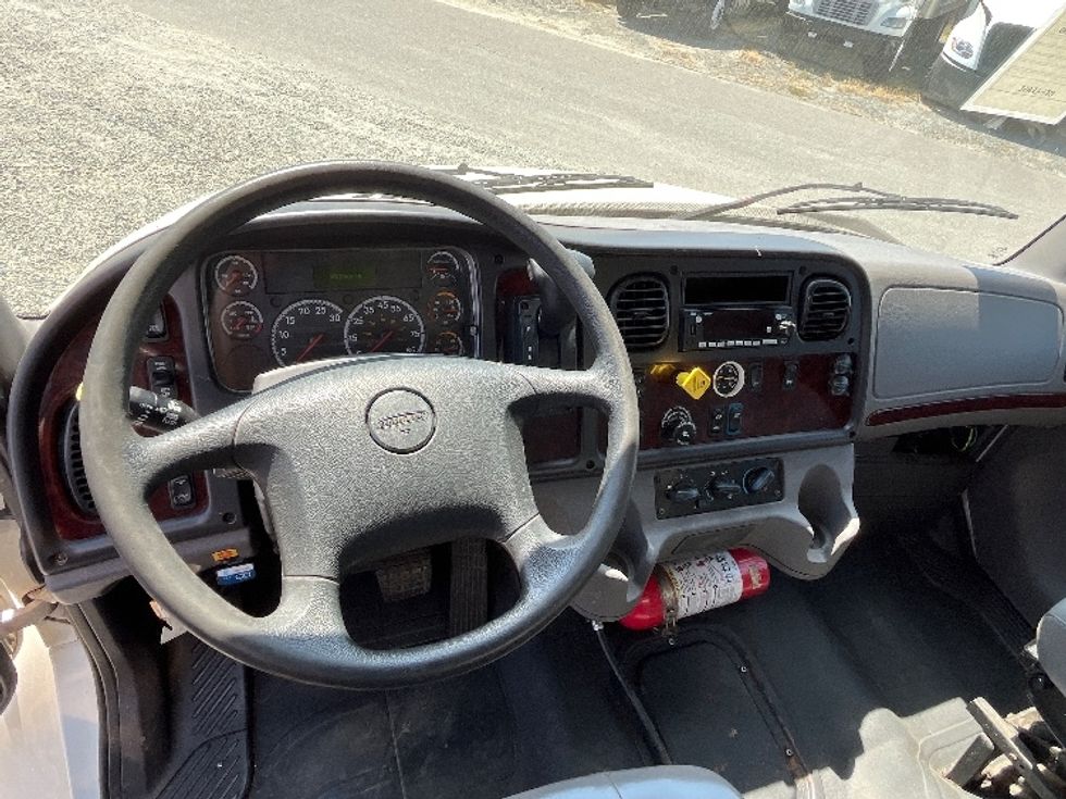 Medium Duty Box Truck-Light and Medium Duty Trucks-Freightliner-2022-M2-Concord-NC-328,106\n\t\tmiles-$ 35,750 - Image 17