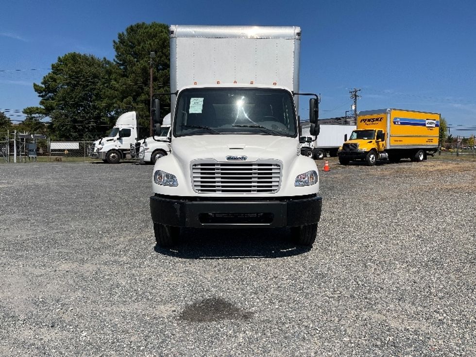 Medium Duty Box Truck-Light and Medium Duty Trucks-Freightliner-2022-M2-Concord-NC-328,106\n\t\tmiles-$ 35,750 - Image 2
