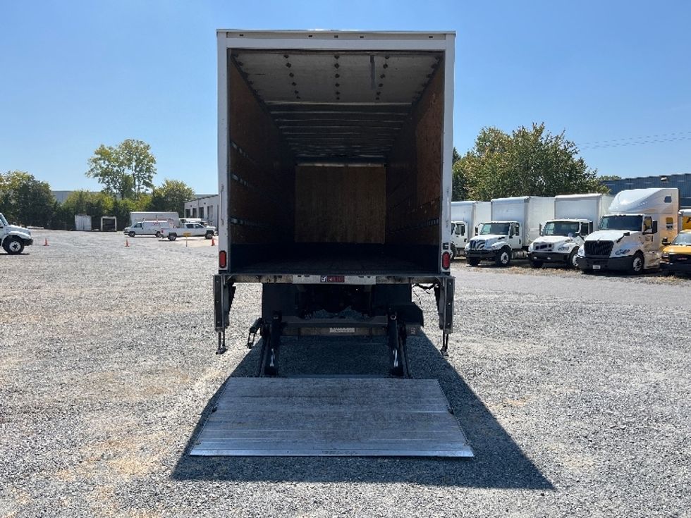 Medium Duty Box Truck-Light and Medium Duty Trucks-Freightliner-2022-M2-Concord-NC-328,106\n\t\tmiles-$ 35,750 - Image 9