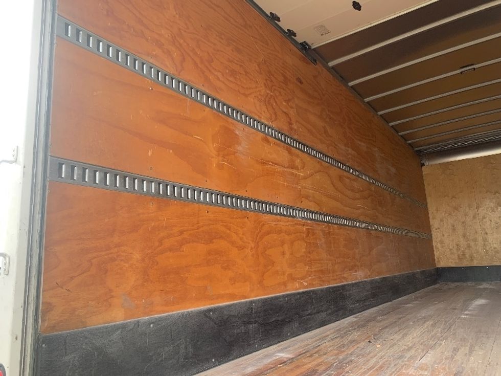 Medium Duty Box Truck-Light and Medium Duty Trucks-Freightliner-2022-M2-Concord-NC-3,541\n\t\tmiles-$ 83,000 - Image 11