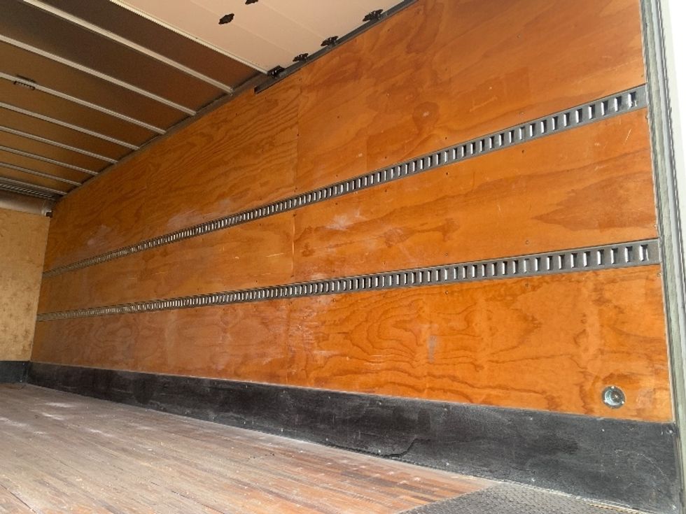 Medium Duty Box Truck-Light and Medium Duty Trucks-Freightliner-2022-M2-Concord-NC-3,541\n\t\tmiles-$ 83,000 - Image 12