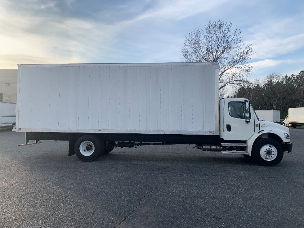 Medium Duty Box Truck-Light and Medium Duty Trucks-Freightliner-2022-M2-Concord-NC-3,541\n\t\tmiles-$ 83,000 - Image 15