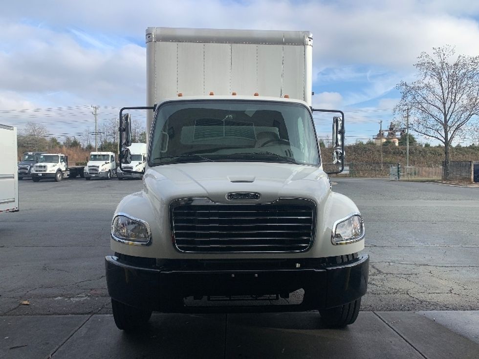 Medium Duty Box Truck-Light and Medium Duty Trucks-Freightliner-2022-M2-Concord-NC-3,541\n\t\tmiles-$ 83,000 - Image 2