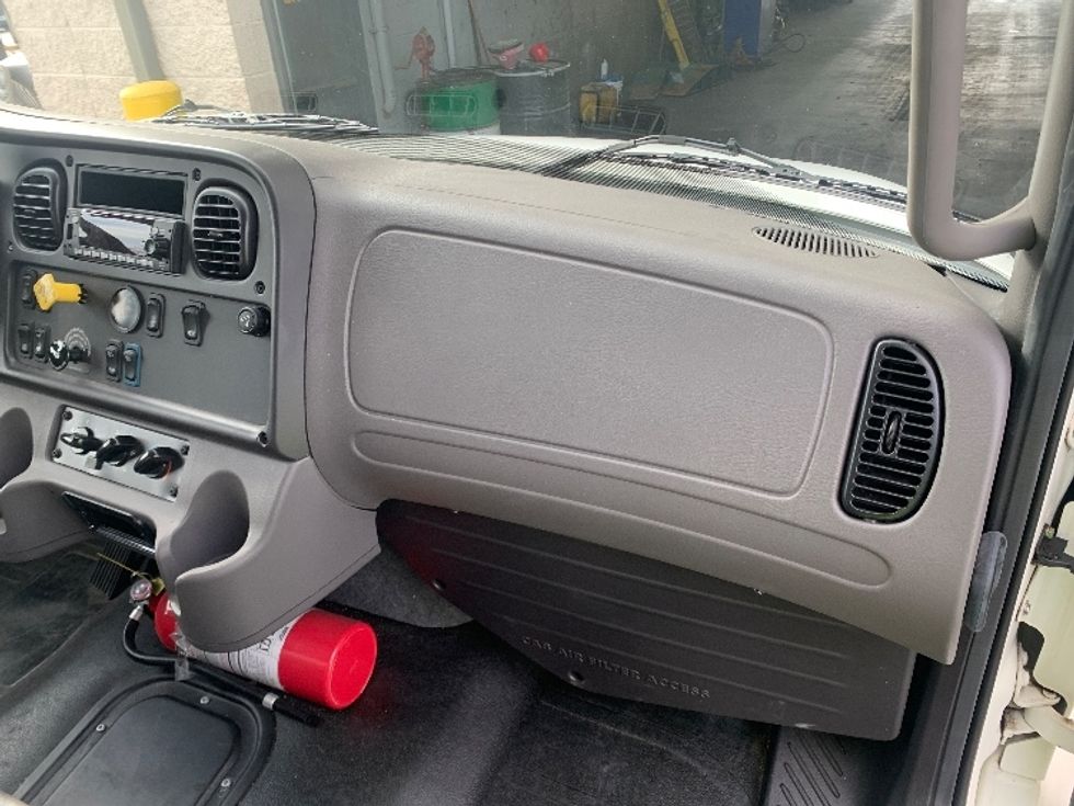 Medium Duty Box Truck-Light and Medium Duty Trucks-Freightliner-2022-M2-Concord-NC-3,541\n\t\tmiles-$ 83,000 - Image 21