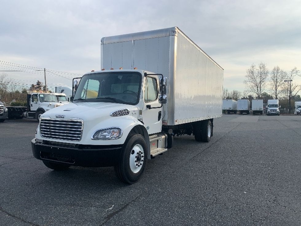 Medium Duty Box Truck-Light and Medium Duty Trucks-Freightliner-2022-M2-Concord-NC-3,541\n\t\tmiles-$ 83,000 - Image 3