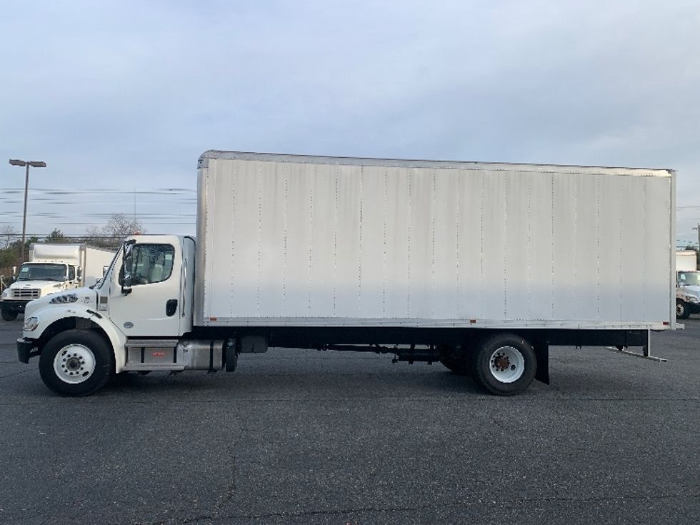 Medium Duty Box Truck-Light and Medium Duty Trucks-Freightliner-2022-M2-Concord-NC-3,541\n\t\tmiles-$ 83,000 - Image 4