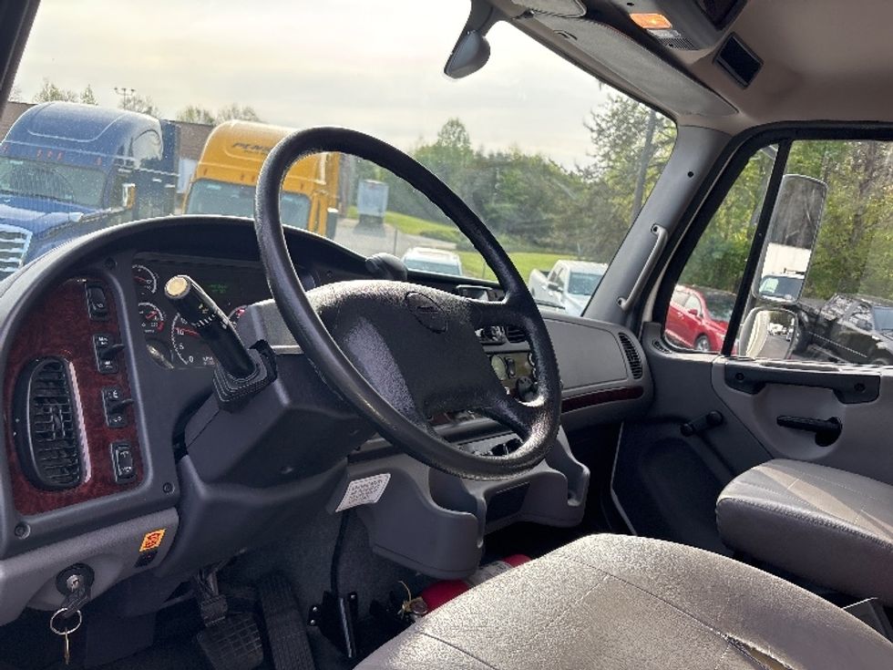 Medium Duty Box Truck-Light and Medium Duty Trucks-Freightliner-2022-M2-Concord-NC-95,637\n\t\tmiles-$ 78,000 - Image 17