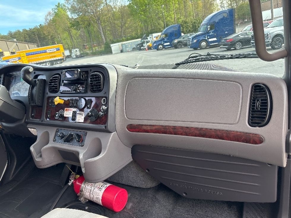 Medium Duty Box Truck-Light and Medium Duty Trucks-Freightliner-2022-M2-Concord-NC-95,637\n\t\tmiles-$ 78,000 - Image 21