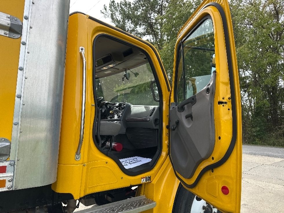 Medium Duty Box Truck-Light and Medium Duty Trucks-Freightliner-2022-M2-Conway-SC-212,234\n\t\tmiles-$ 56,500 - Image 20