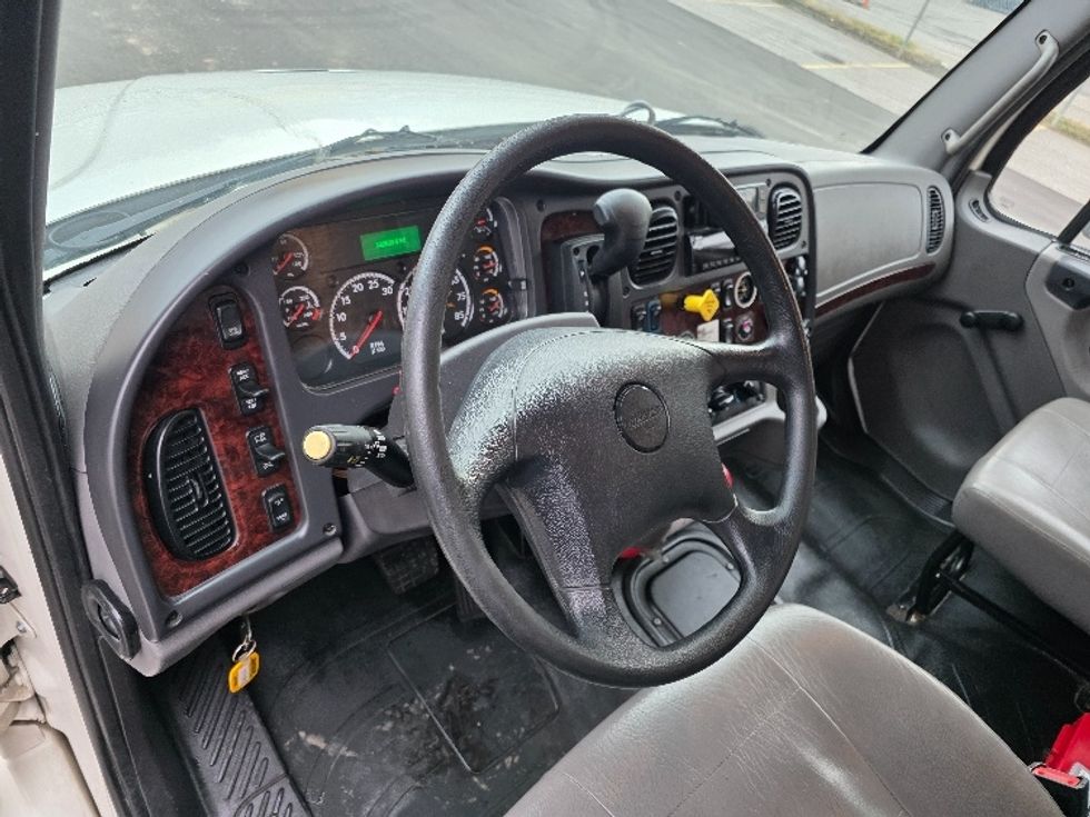 Medium Duty Box Truck-Light and Medium Duty Trucks-Freightliner-2022-M2-Cross Lanes-WV-182,540\n\t\tmiles-$ 63,750 - Image 18