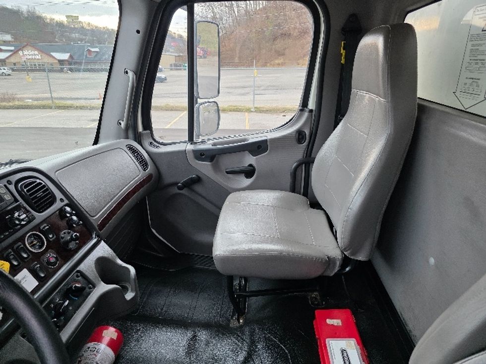 Medium Duty Box Truck-Light and Medium Duty Trucks-Freightliner-2022-M2-Cross Lanes-WV-182,540\n\t\tmiles-$ 63,750 - Image 19