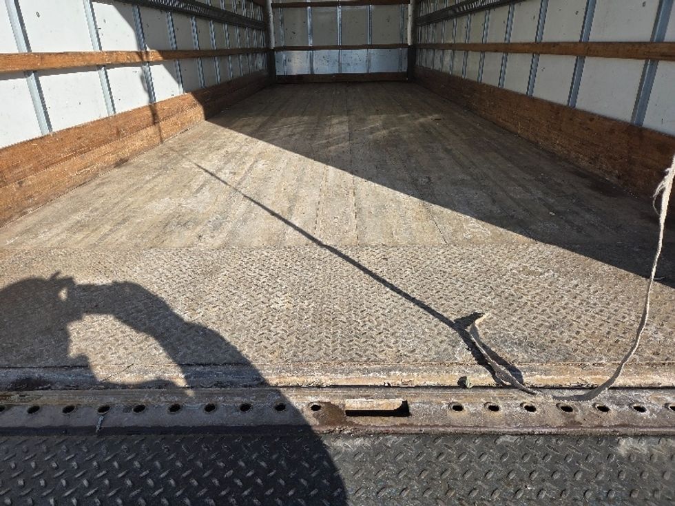 Medium Duty Box Truck-Light and Medium Duty Trucks-Freightliner-2022-M2-Cross Lanes-WV-231,101\n\t\tmiles-$ 47,000 - Image 10