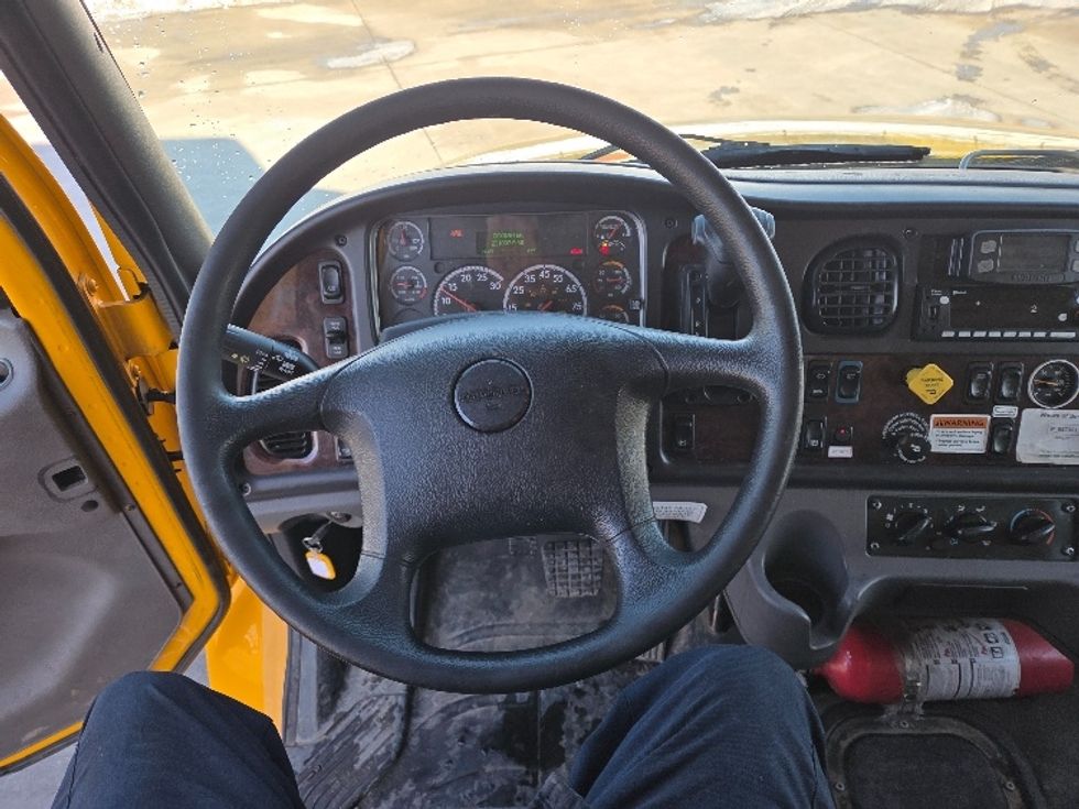 Medium Duty Box Truck-Light and Medium Duty Trucks-Freightliner-2022-M2-Cross Lanes-WV-231,101\n\t\tmiles-$ 47,000 - Image 18