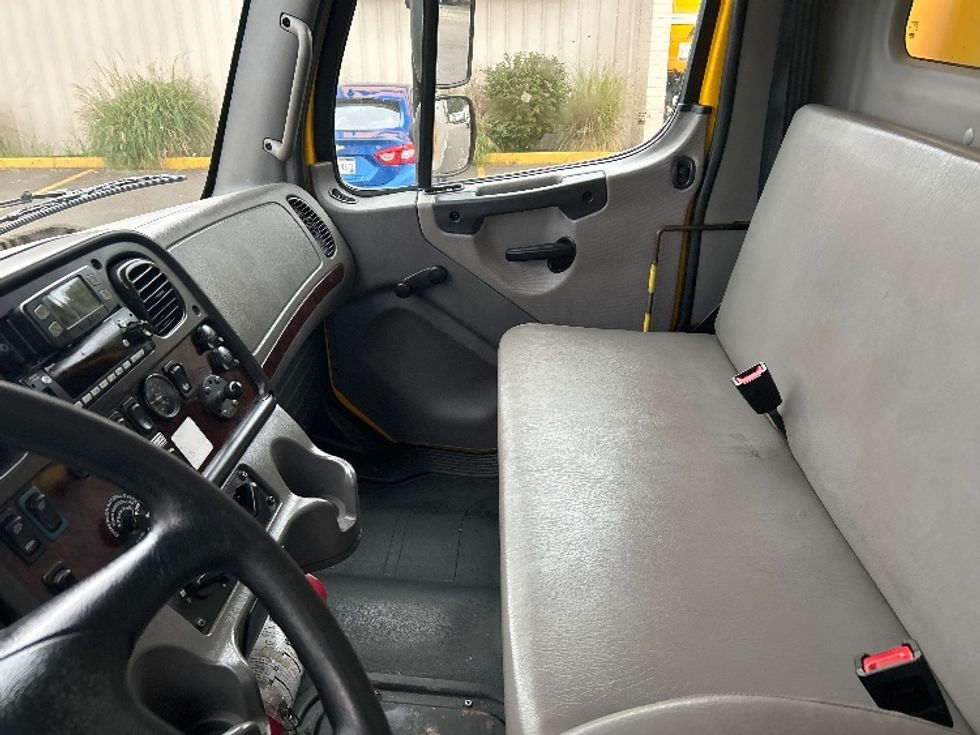 Medium Duty Box Truck-Light and Medium Duty Trucks-Freightliner-2022-M2-Cross Lanes-WV-251,164\n\t\tmiles-$ 47,750 - Image 19