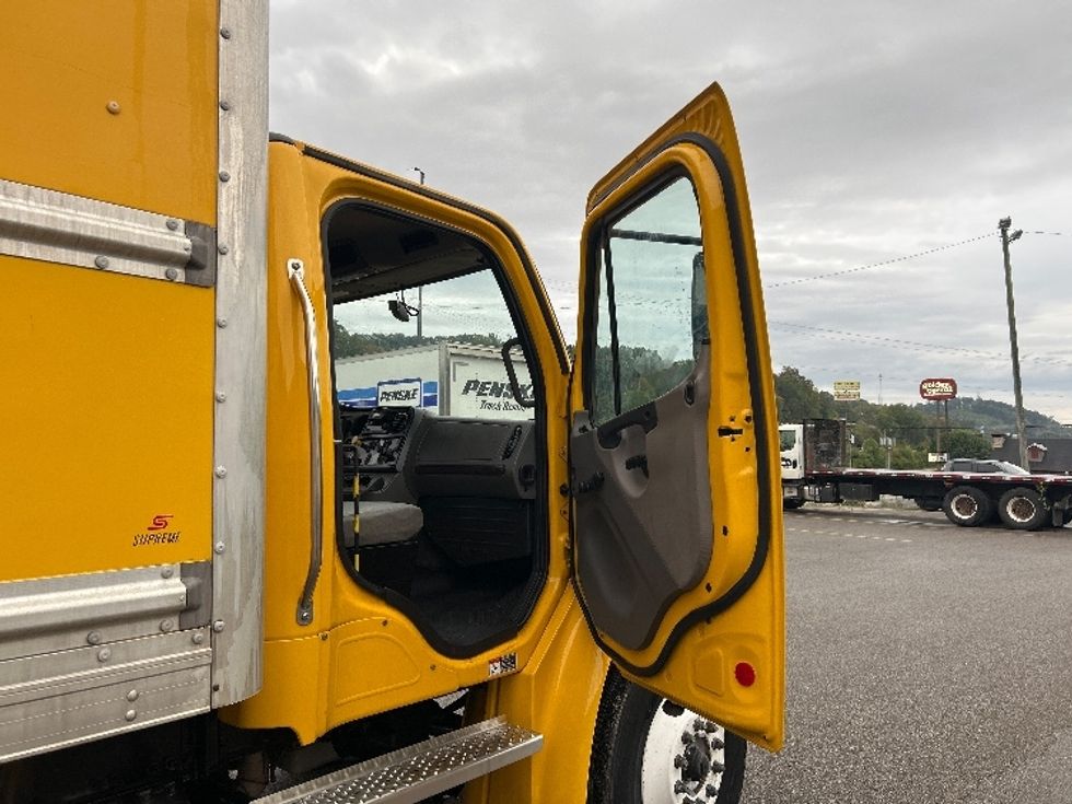 Medium Duty Box Truck-Light and Medium Duty Trucks-Freightliner-2022-M2-Cross Lanes-WV-251,164\n\t\tmiles-$ 47,750 - Image 20