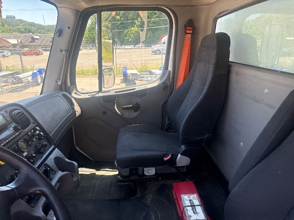 Medium Duty Box Truck-Light and Medium Duty Trucks-Freightliner-2022-M2-Cross Lanes-WV-444,149\n\t\tmiles-$ 26,250 - Image 18