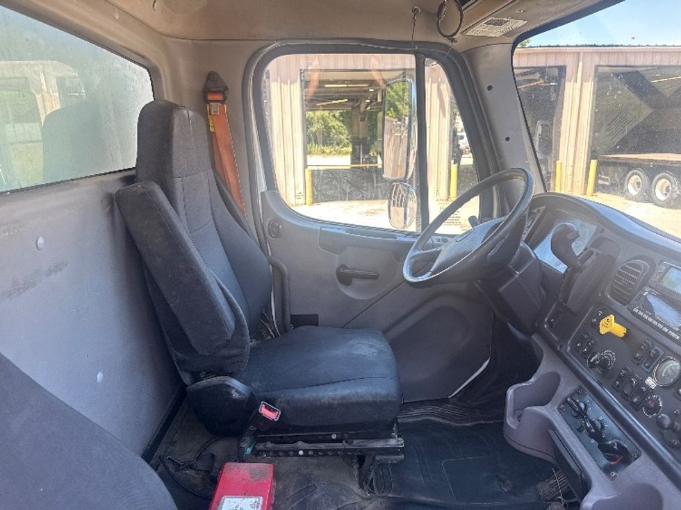 Medium Duty Box Truck-Light and Medium Duty Trucks-Freightliner-2022-M2-Cross Lanes-WV-444,149\n\t\tmiles-$ 26,250 - Image 21