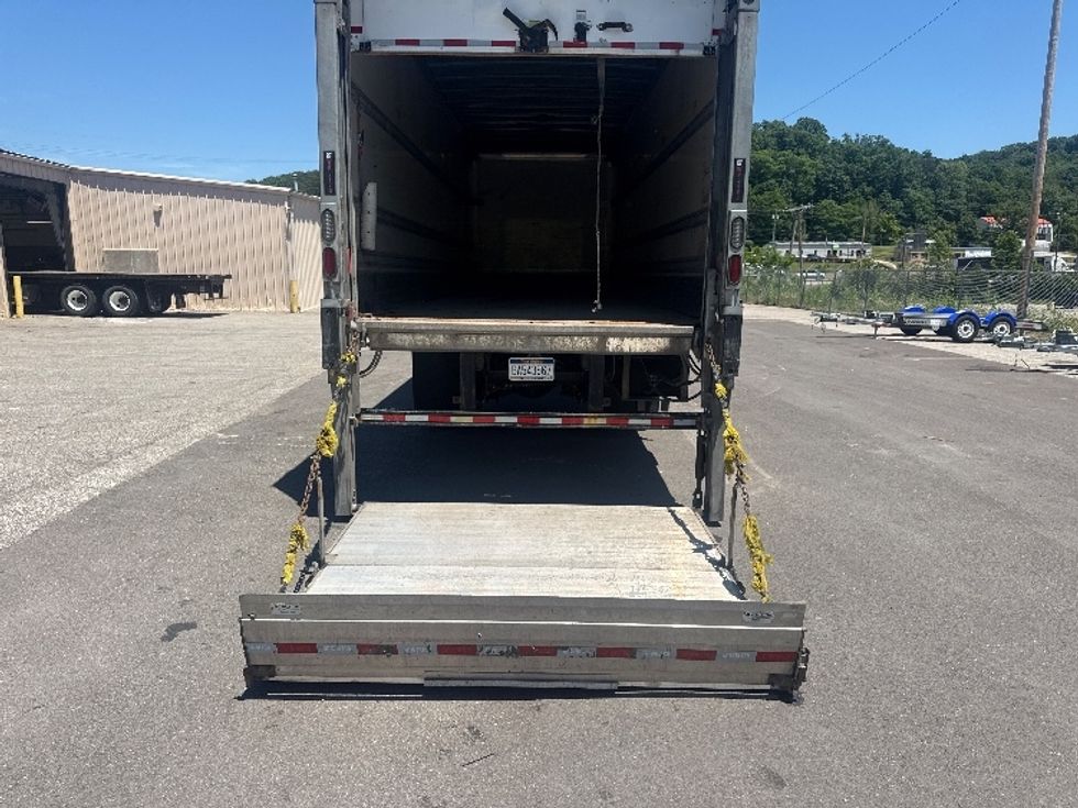 Medium Duty Box Truck-Light and Medium Duty Trucks-Freightliner-2022-M2-Cross Lanes-WV-444,149\n\t\tmiles-$ 26,250 - Image 9