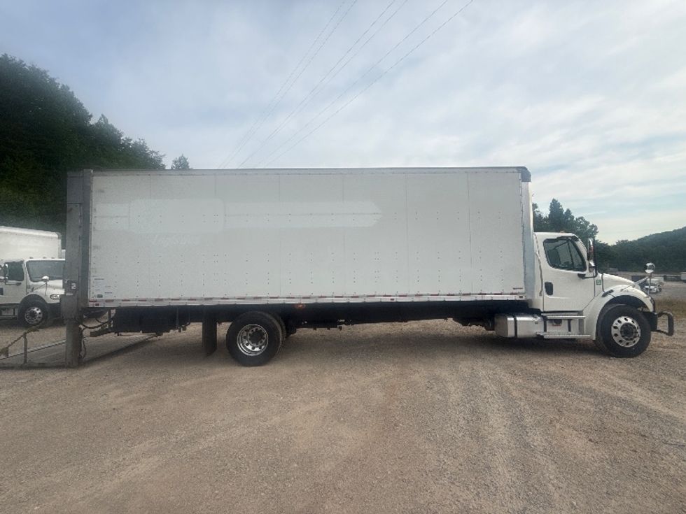 Medium Duty Box Truck-Light and Medium Duty Trucks-Freightliner-2022-M2-Cross Lanes-WV-447,582\n\t\tmiles-$ 27,250 - Image 15